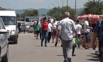 Policia mbyll tregun e veturave në Prishtinë