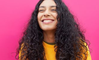 Mos i drejtoni flokët kaçurrela!