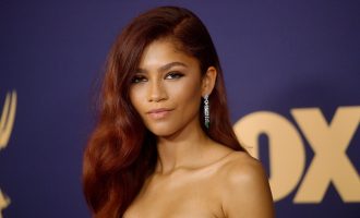 Zendaya veshi një fustan të vjetër po aq sa ajo