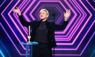 The Ellen DeGeneres Shoë fiton në People Choice Award, pavarësisht atmosferës toksike