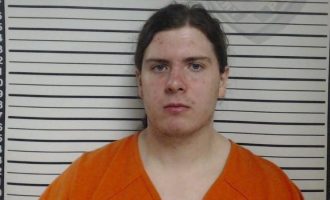 Një burrë amerikan burgoset për djegien e tre kishave historike