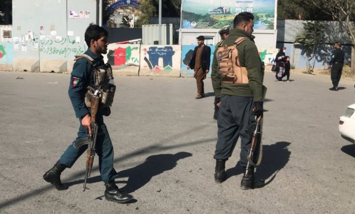 Burra të armatosur sulmojnë Universitetin e Kabulit