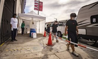 Në SHBA shënohet rekordi me 100.000 raste të reja me Covid