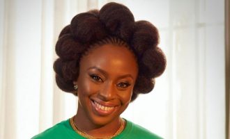 Chimamanda Ngozi Adichie votohet si fituesja më e mirë e çmimit “Women Prize for Fiction”