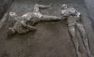 Pompeii: Zbulohen trupat e një burri të pasur dhe skllavit të tij