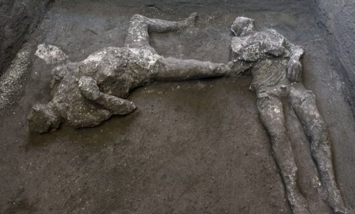 Pompeii: Zbulohen trupat e një burri të pasur dhe skllavit të tij