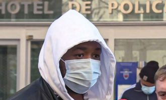 Tre policë francez suspendohen për shkak të rrahjes brutale të një burri me ngjyrë