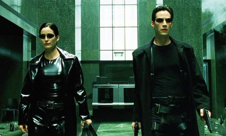 Ekipi i Matrix 4 kanë festuar pas xhirimeve duke ‘e maskuar’ ngjarjen si skenë filmi