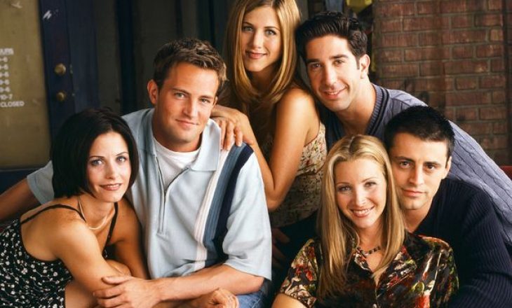 Xhirimet e serialit “Friends” do të nisin në muajin mars, konfirmon Matthew Perry