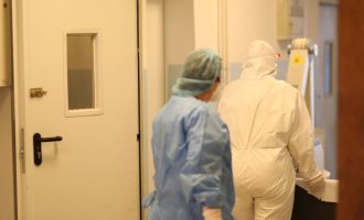 Ekzekutohen pagesat shtesë për mjekët, infermierët dhe stafin mbështetës