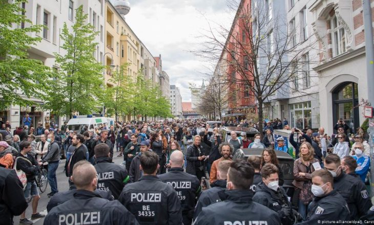 Shpërndahet nga Policia protesta në Berlin që ishte kundër karantinës
