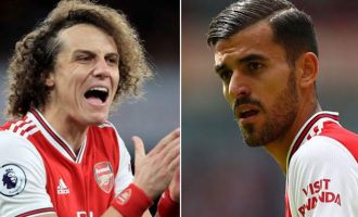 Përplasje mes dy lojtarëve të Arsenal