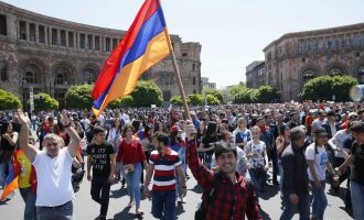Armeni: Vazhdojnë protestat kundër kryeministrit armen