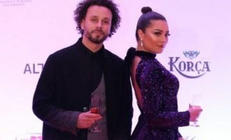 Young Zerka zbulon – tërthorazi – raportin e tij me Ronela Hajatin