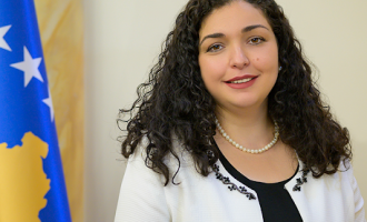 Vjosa Osmani zyrtarisht ushtruese e detyrës së postit të presidentit