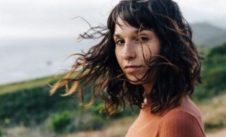 Pse tradhtia lë trauma tek një person?