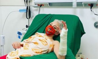 Zgjedhjet në Amerikë u bënë shkak që aktorja të thyejë krahun