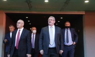 Kryetari i FFK-së Agim Ademi takohet me homologun nga Shqipëria