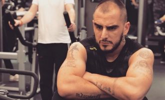 Gold AG thumbon artistët: Qysh po keni fytyrë?