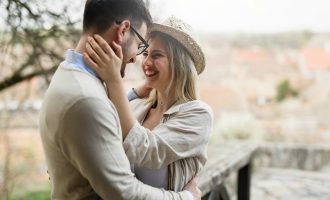 Studimi i Harvard-it: Suksesi i një martese varet nga profesioni i bashkëshortit