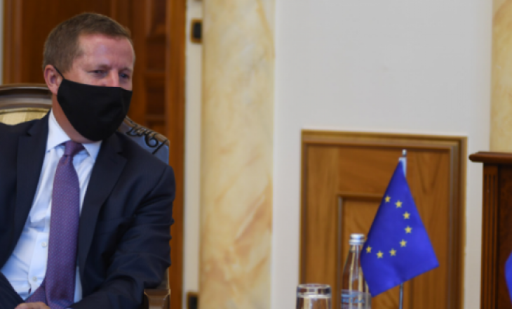 Shefi i BE-së në Kosovë: Specialja i gjykon vetëm individët – të veprojë pa ndërhyrje nga jashtë