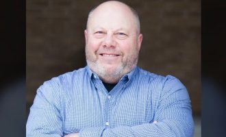 Zgjedhjet në SHBA: Ka vdekur që një muaj nga COVID-19, por sot fitoi ulëse në Dakotë Veriore