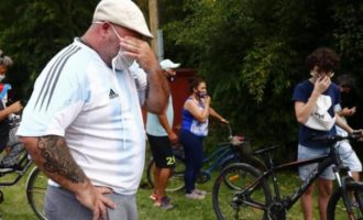 Presidenti i Argjentinës shpallë tre ditë zie kombëtare pas vdekjes së Maradonës