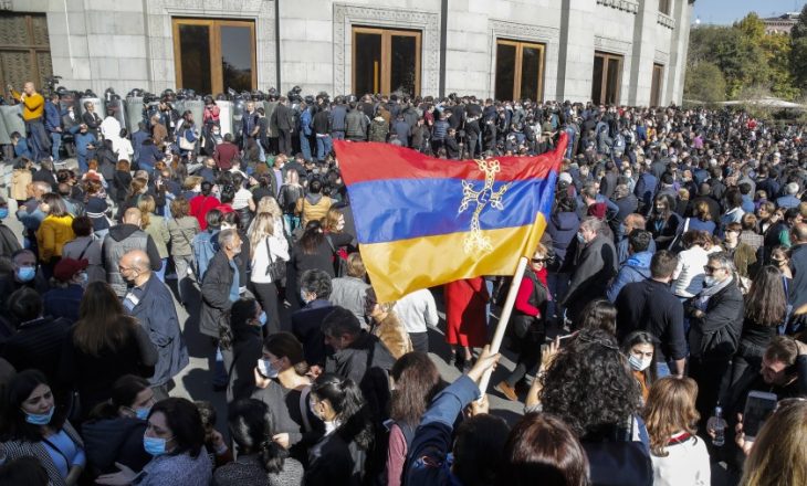 Protesta në Armeni, kërkohet dorëheqja e kryeministrit