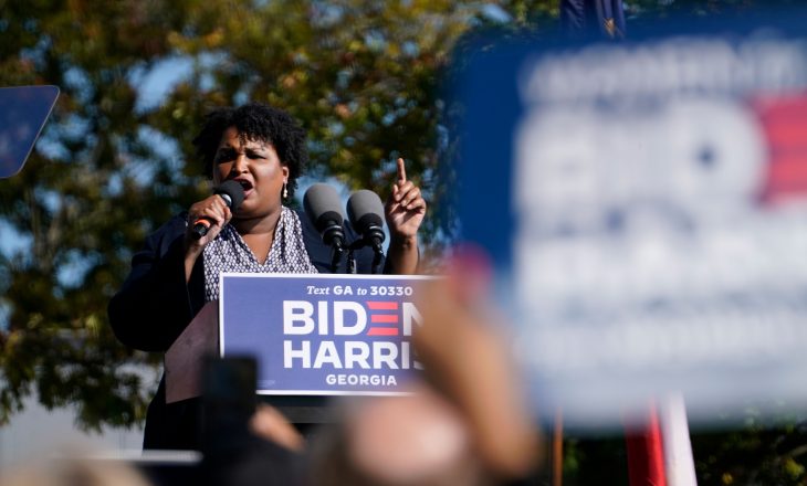 Stacey Abrams, gruaja meritore për suksesin e Biden në Georgia