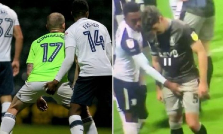 Pamjet që u bën virale: Futbollisti që preku në vende intime kundërshtarët (VIDEO)