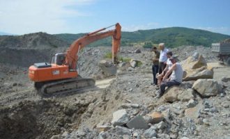 Gërmimet për trupat e shqiptarëve në Kizhevak vazhdojnë javën e ardhshme