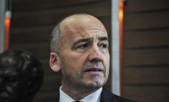 Reagon Gazmend Muhaxheri për balonën e djegur