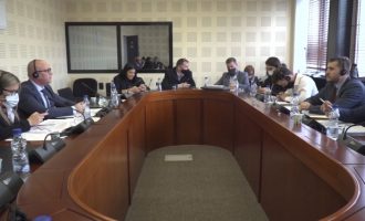 Lushtaku i kërkon Rakiqit ta ndërpresë fjalimin teksa po thërriste ezani