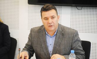 Shala e quan hakmarrje politike shkarkimin e djalit të tij