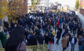 Punërotët e Telekomit të hënën në protestë