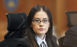 kryediplomatja i drejtohet Vetëvedosjes: Mos e quani Serbinë Republikë