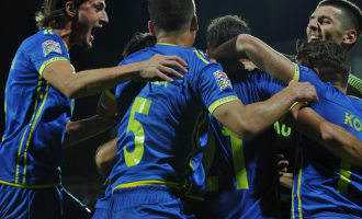 Ambasadori Kosnett i uron fat Kosovës në ndeshjen me Spanjën