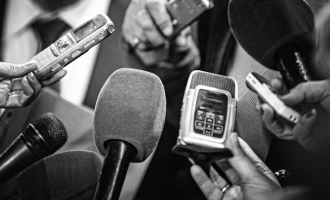 Kufizimi i lëvizjes nuk vlen për gazetarët