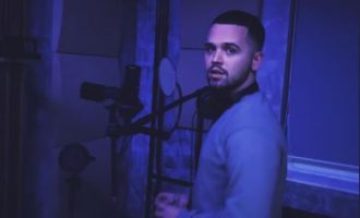 Dëgjoni pak nga kënga e re që Yll Limani lanson së shpejti