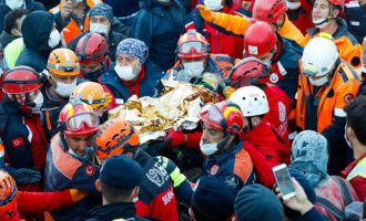 Izmir: Shpëtohet një fëmijë katër vjeçar pas 91 orëve nën rrënoja