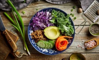 Nëse jeni vegan, kjo është arsyeja kryesore pse nuk po humbni peshë