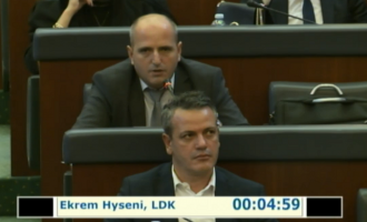 Deputeti i LDK-së: S’është vetëm një fajtor për pandeminë, duhet ta votojmë Ligjin për Rimëkëmbje