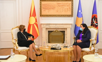 Osmani pranon letrat kredenciale të ambasadores së Maqedonisë së Veriut