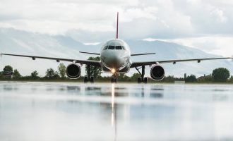 Kosova pezullon fluturimet me Britaninë e Madhe