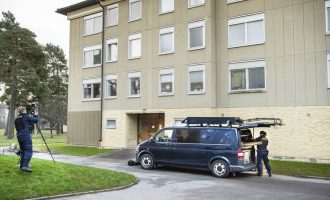 Lirohet gruaja e akuzuar se mbante të burgosur djalin e saj