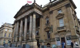 Shfaqjet pantomimë të Newcastle’s Theatre Royal shtyhen për shkak të Covid