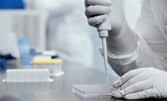 Vaksina Moderna është shumë afër aprovimit në SHBA