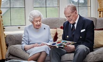 Mbretëresha Elizabeth dhe Princi Philip ndër të parët që do bëjnë vaksinën anti-COVID