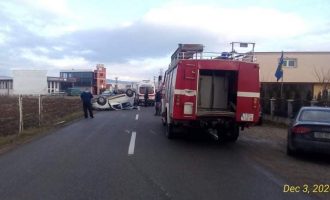 Aksident i rëndë në rrugën Viti-Kllokot, vdes një person e lëndohen disa të tjerë