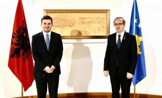 Cakaj takohet me Hotin, flasin për dialogun Kosovë-Serbi dhe mbrojtjen e të drejtave të shqiptarëve në Luginë